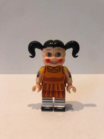 type lego Lady Robot. Squid Game