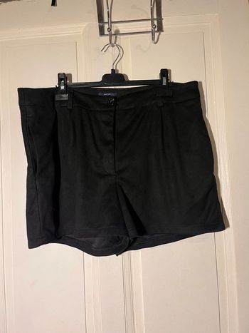 Short taille haute en daim kiabi taille 46