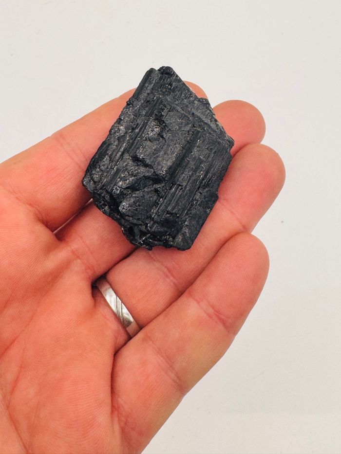 Tourmaline noire brute 89 g – Protection & Énergie – Ref40 - photo numéro 3