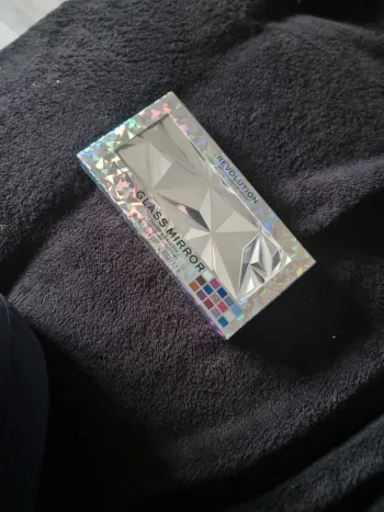 Palette glass mirror revolution