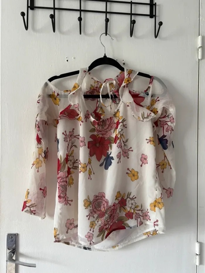 Blouse Jennyfer crème épaules ouvertes