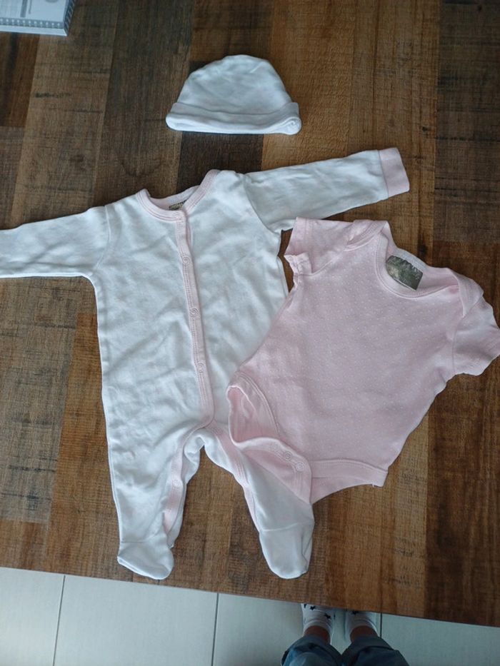Ensemble pyjama bodie bonnet 0/3 mois