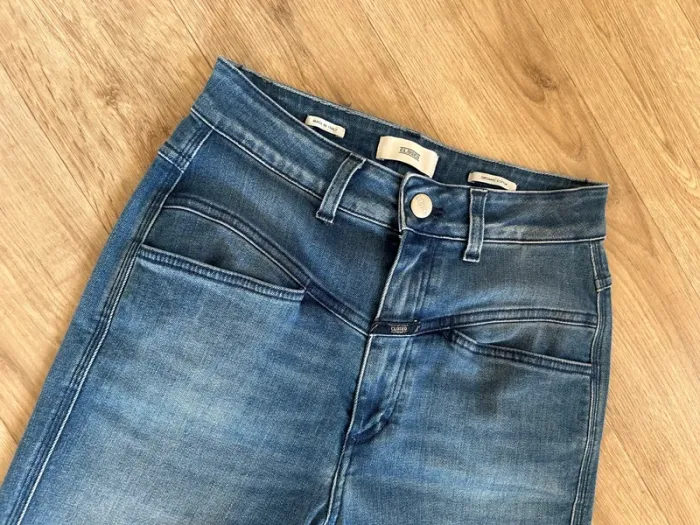 Closed jeans neuf relaxed jeans pedal pusher taille 27 × 32 - photo numéro 2