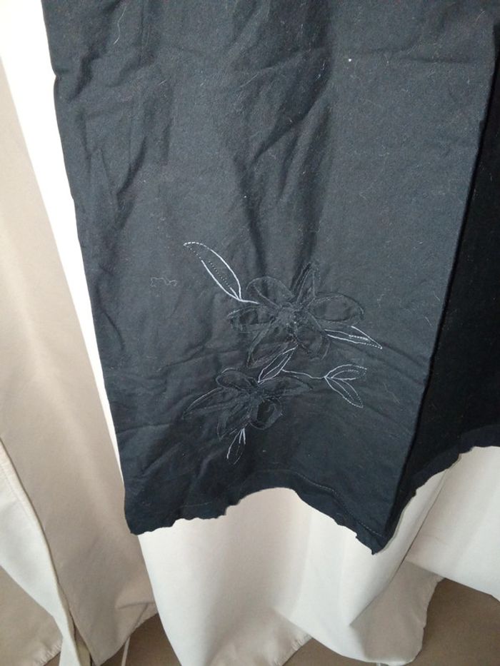 Robe noire col cache-cœur motif fleur Kiabi taille 42 - photo numéro 4
