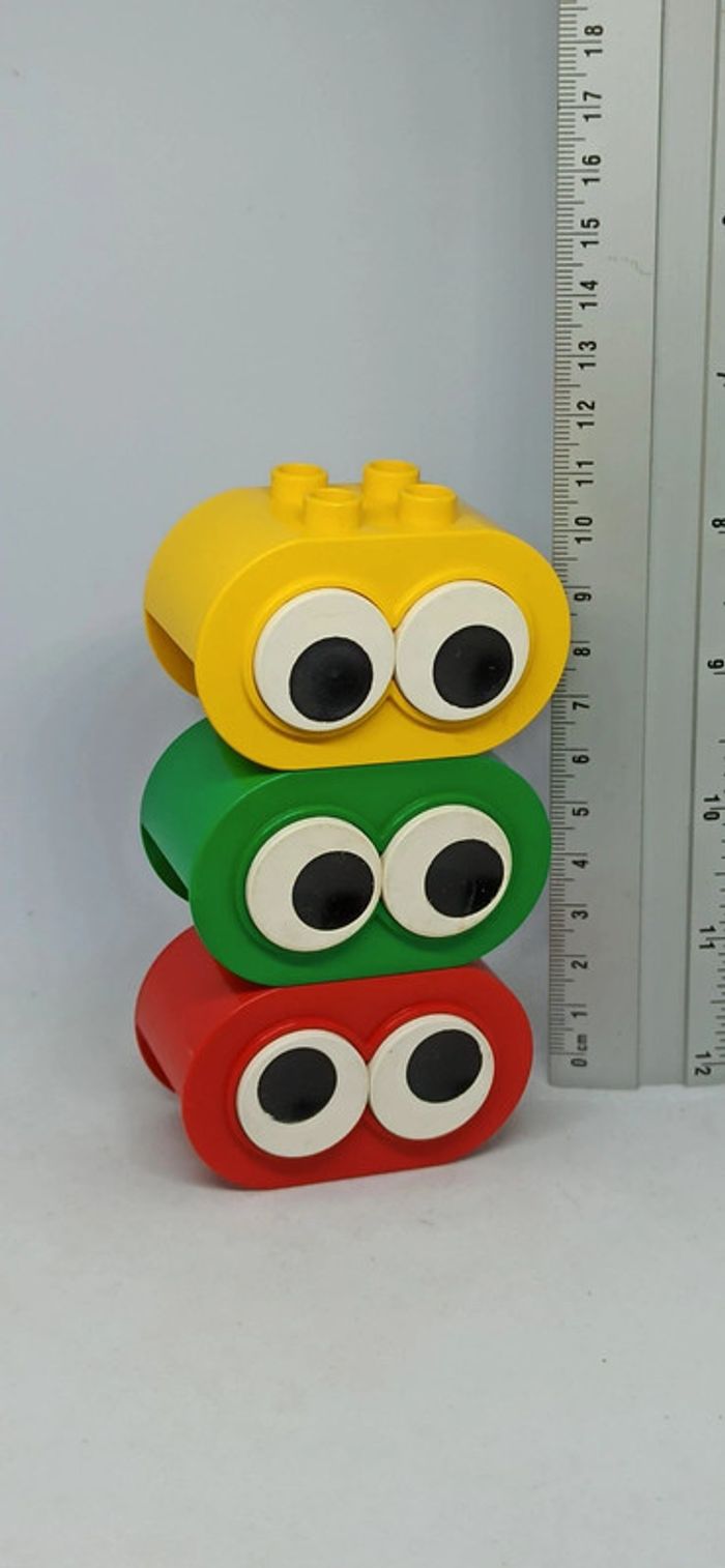 Lot de briques avec yeux lego duplo