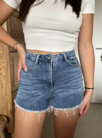 Short en jean bleu taille haute
