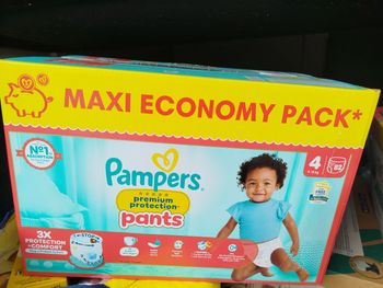 Couche Pampers taille 4 pants