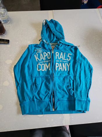 Veste zippée à capuche kaporal 8ans