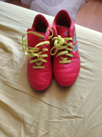 Chaussures crampons adidas