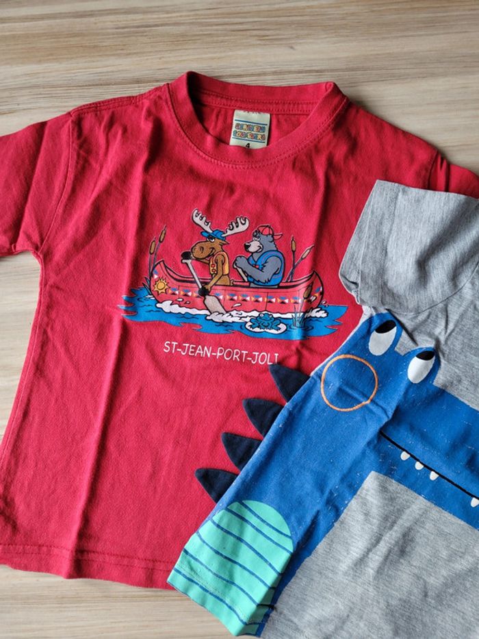 T-shirt garcon 4 ans, couleur rouge, très bon état. - photo numéro 2