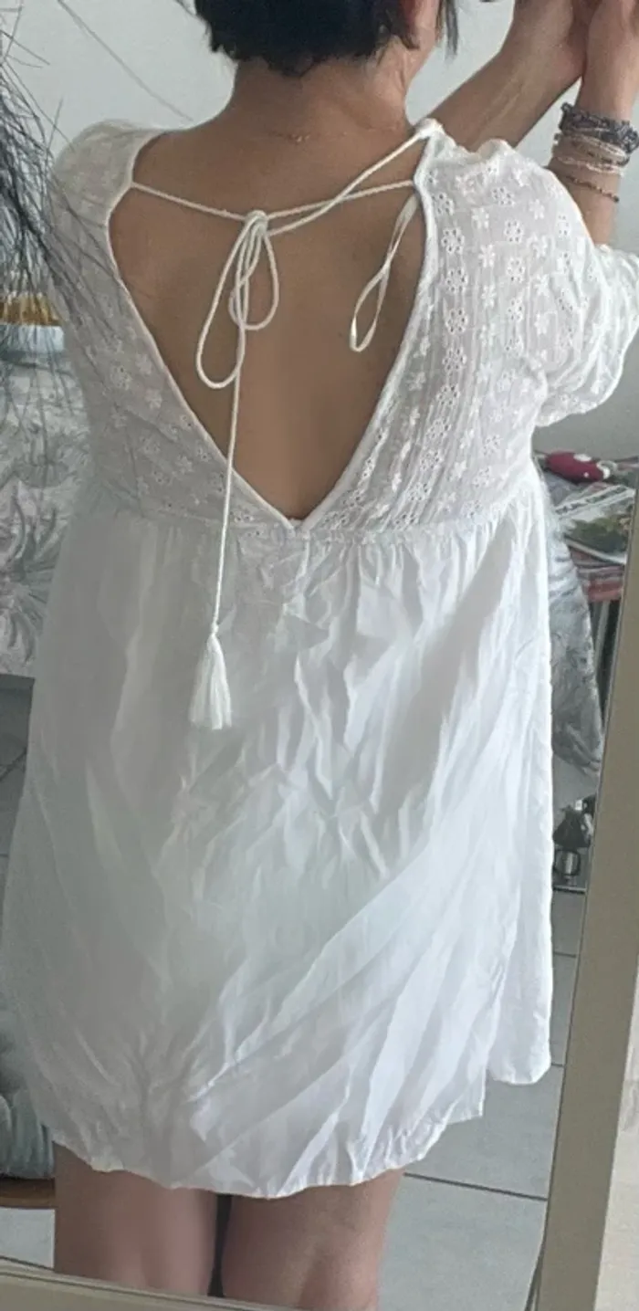 La petite robe blanche - photo numéro 2