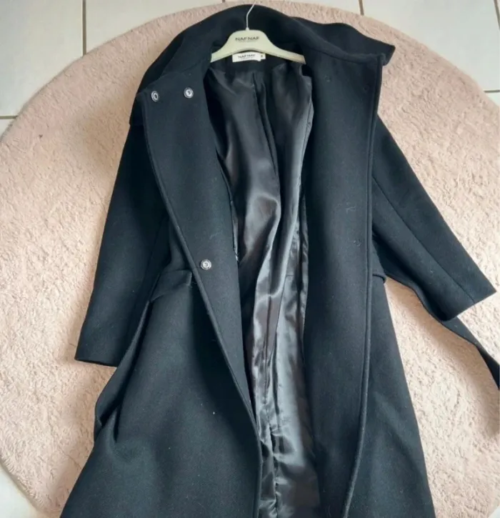 Manteau élégant "Naf Naf" noir - col asymétrique et ceinture - photo numéro 2