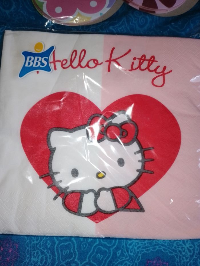 Kit Décoration Anniversaire Kitty - 100 Pièces Avec Bannière, Ballons, Toile De Fond, Nappe & Autocollants
