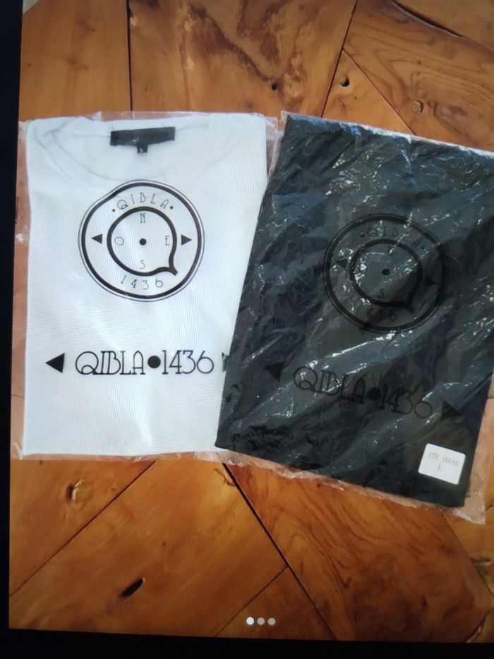 Lot deux tee-shirts Qibla 1436