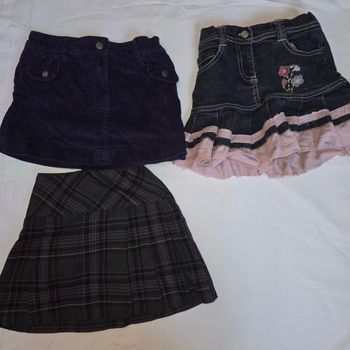 Lot jupe petite fille
