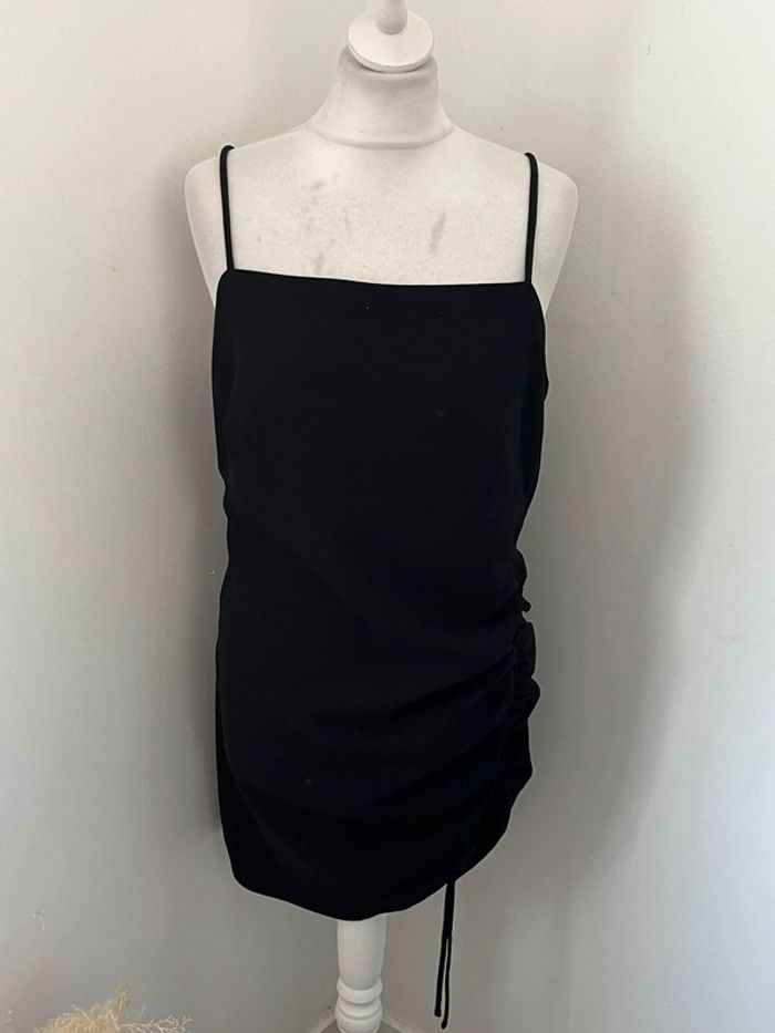 Robe noire à bretelles Zara L