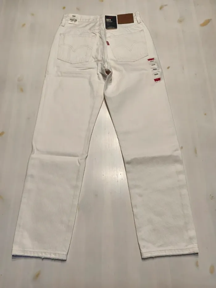 Jeans Levi's 501 Cropped 26x28 neuf - photo numéro 3