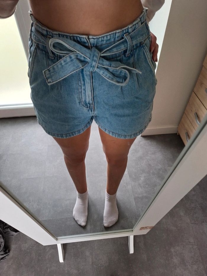 Short en jean et noeud - photo numéro 6