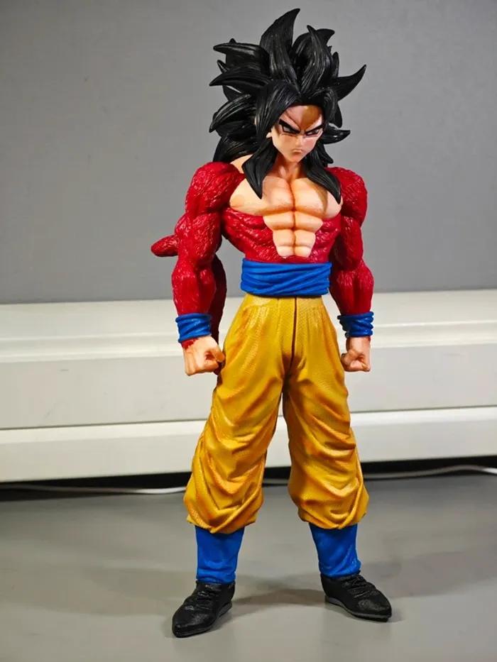 Figurine Dragon Ball GT : Goku SSJ4 29cm neuve avec boîte - photo numéro 2