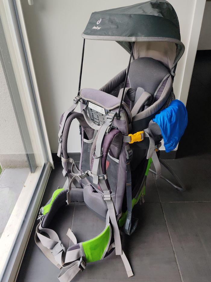 Porte bébé Deuteur Kid Comfort Air + Reposes Pieds+ Housse de Pluie