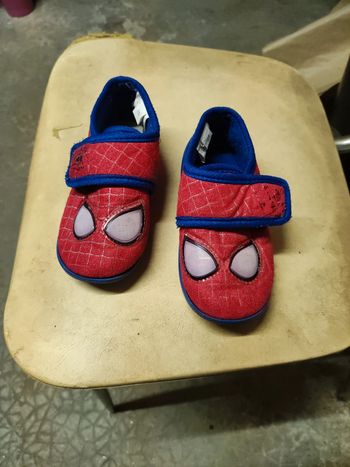 Pantoufle Marvel 26
