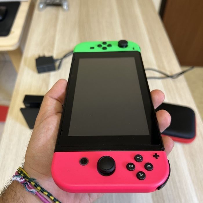 Console Nintendo Switch V2 - photo numéro 4