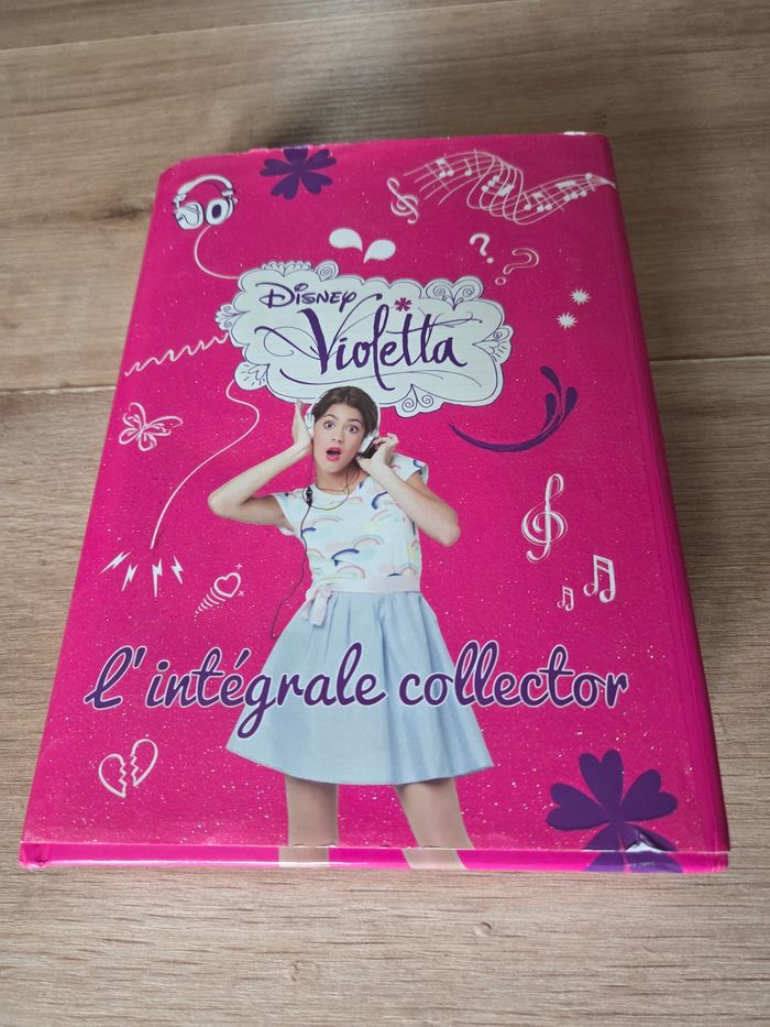 Livre l intégrale collector Violetta