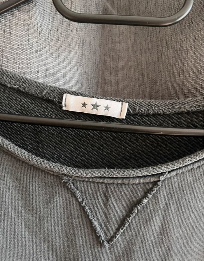 pull gris et blanc - photo numéro 3
