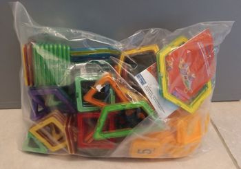 [NEUF] Jeu de construction magnétique – 146 pièces – type Magformers / Magical Magnet