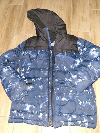Doudoune bleu et noir