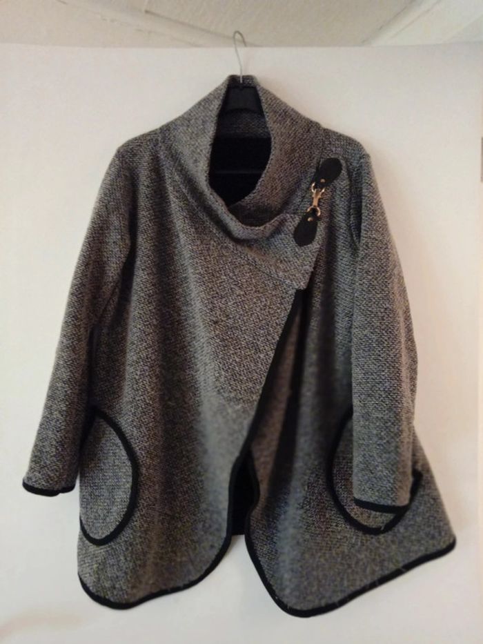 Très beau gilet gris taille L