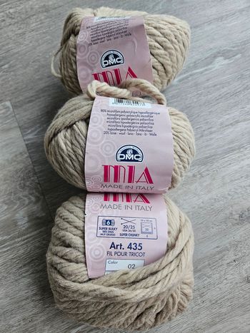 Lot de 3 pelotes Mia de chez DMC