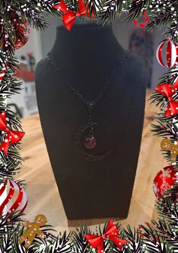 Collier pendentif lune