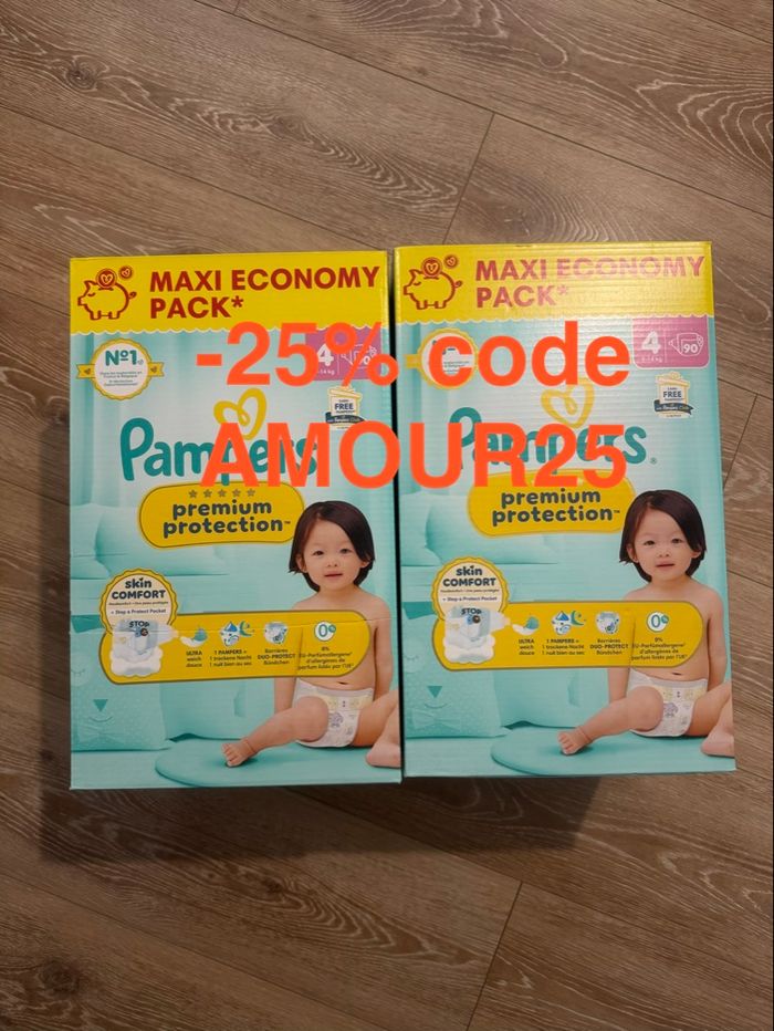 Lot de couches Pampers premium protection taille 4