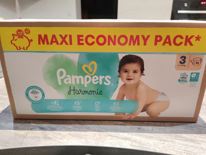 Carton 96 couches Pampers harmonie taille 3