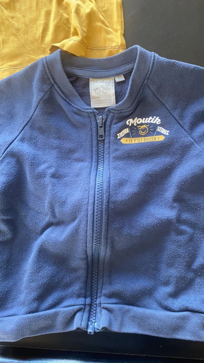 Veste et tee shirt 24 mois - photo numéro 2