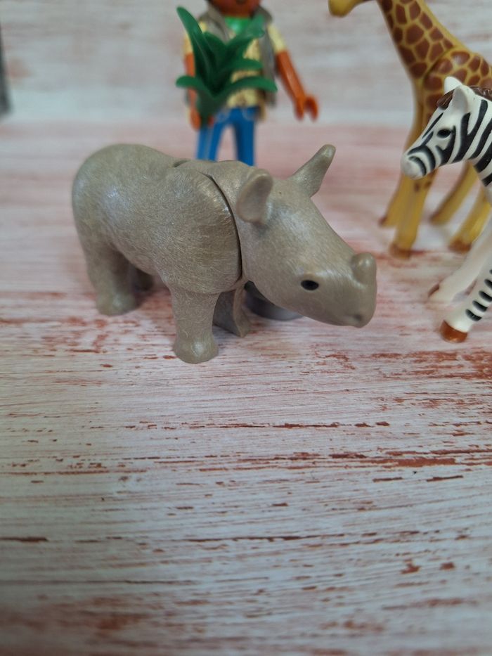 Figurines Playmobil soigneur et bébés animaux - photo numéro 4