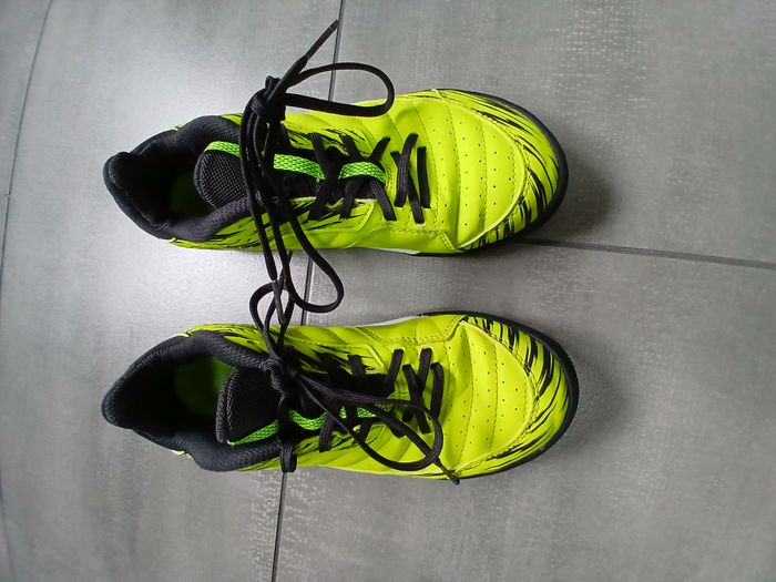 Baskets Decathlon T.35 futsal