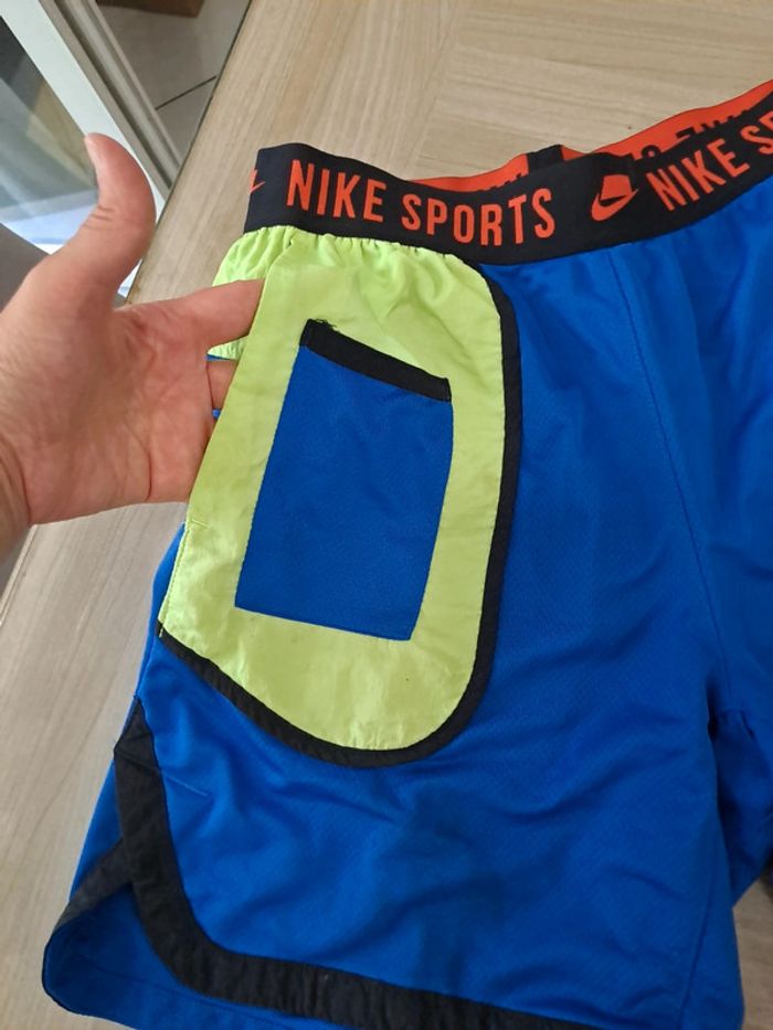 Short nike 36/38 - photo numéro 2