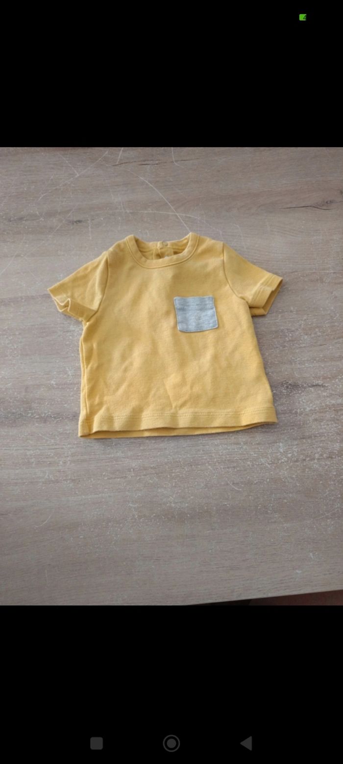 Pull et tee-shirt 3 mois