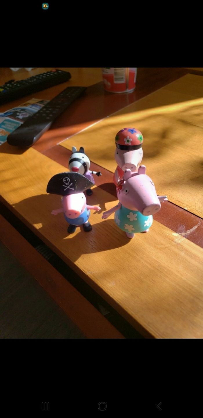 4 figurine peppa pig