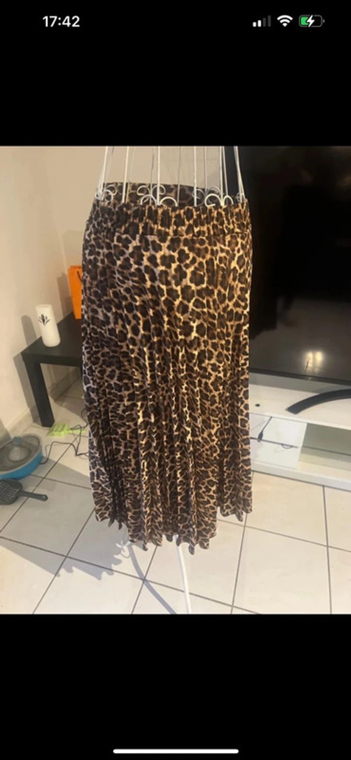 Jupe léopard Zara taille xs Achat occasion Jupes mi-longues