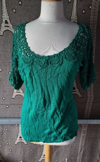 Pull manches courtes avec broderie taille 38-40