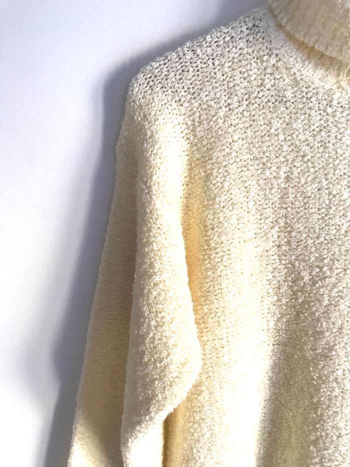 Pull col roulé crème effet bouclettes taille 40/42 - photo numéro 3