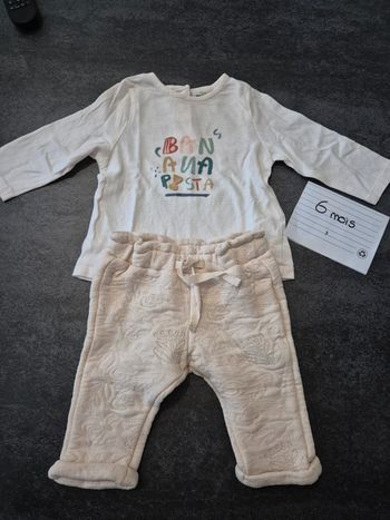 Ensemble pantalon / tee shirt