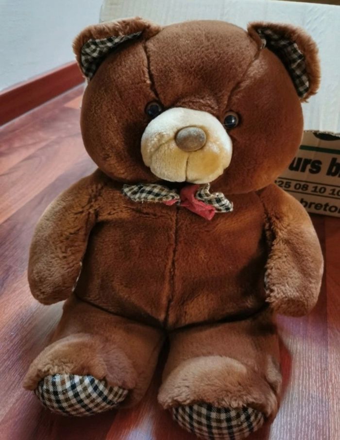 Ours en peluche marron