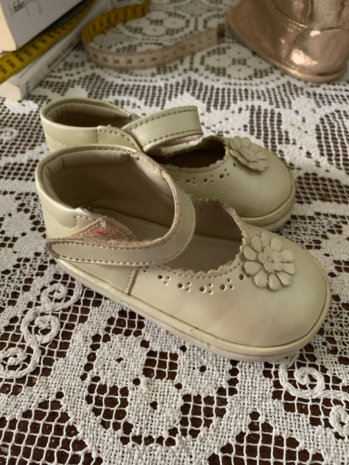 Petite chaussure - photo numéro 5