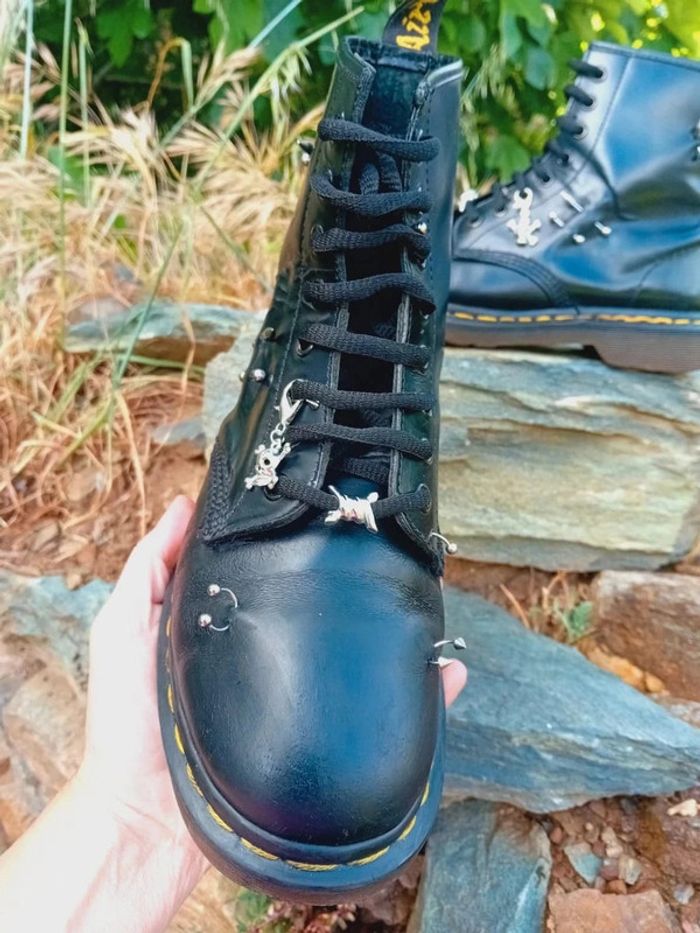 Dr. Martens made in England 🇬🇧 custom clous et piercings uk6 39 - photo numéro 3