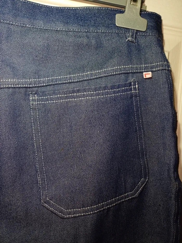 Pantalon à jambes sans marque - photo numéro 4