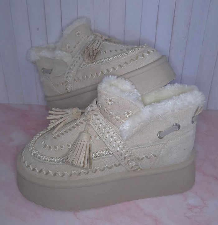 Boots d'hiver beige bottines basses tendances - Taille 36 - Neuves - photo numéro 2